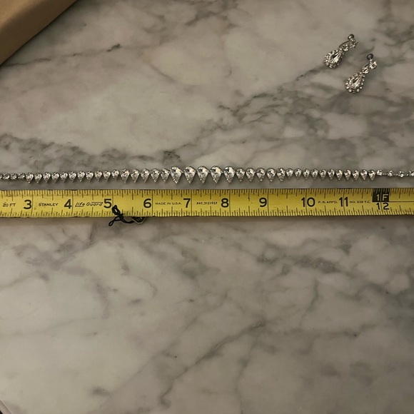 Kramer NY Necklace and Earrings - Picture 4 of 9